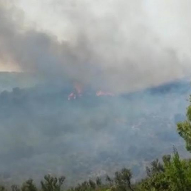 Požar na Dugom otoku