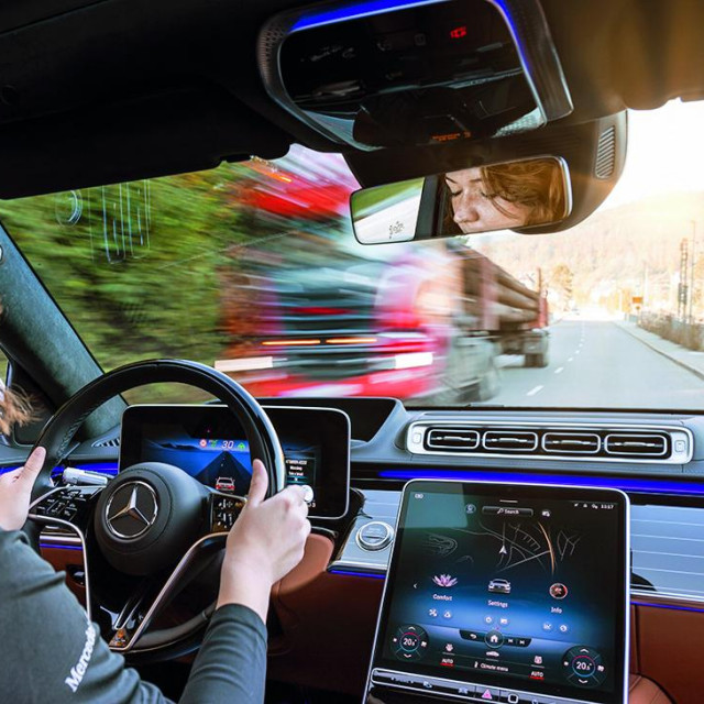 Upozorenje atention assist, ilustracija