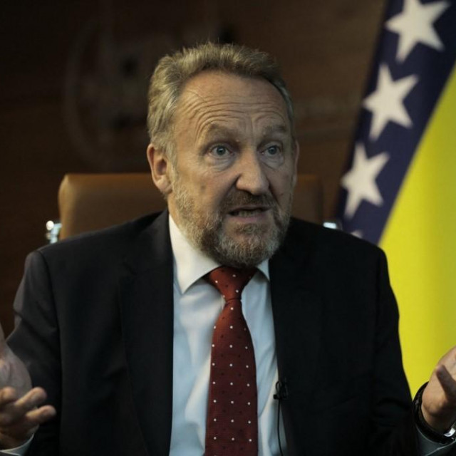 Bakir Izetbegović