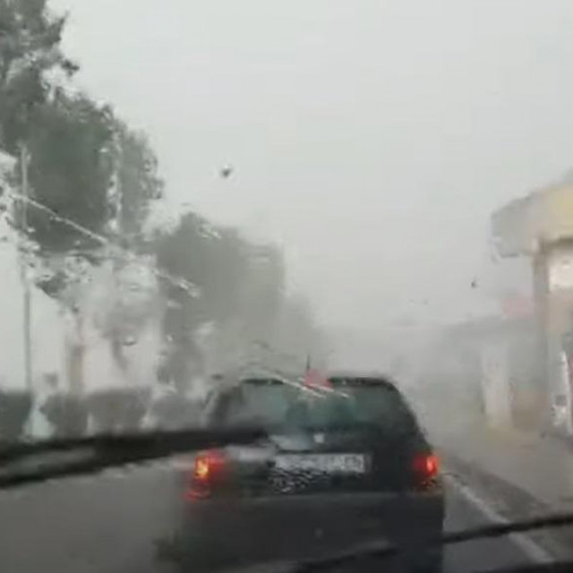 Nevrijeme u Metkoviću