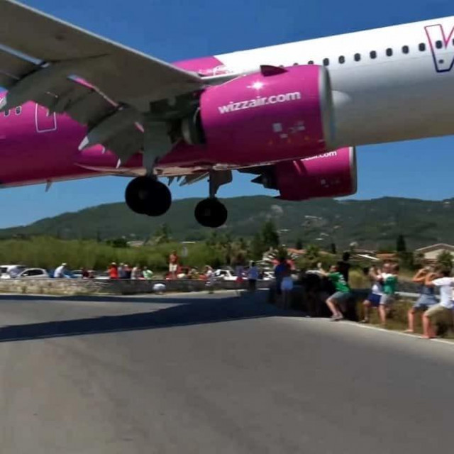 Slijetanje u Skiathos