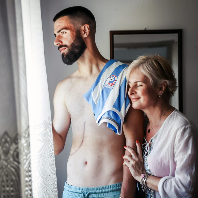 Robert Perić-Komšić i njegova majka Ljiljana
 