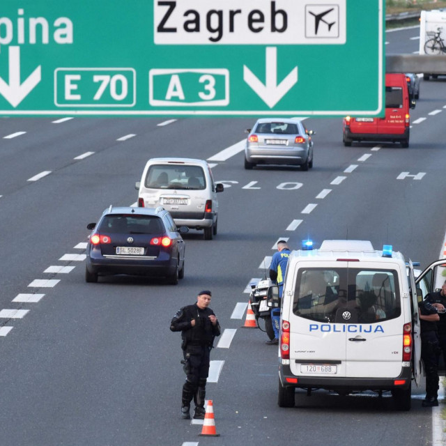 Policija na autocesti na ulazu u Zagreb