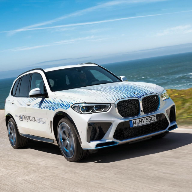 2022. BMW iX5 Hydrogen