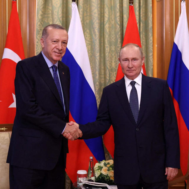Vladimir Putin i Recep Tayyip Erdogan tijekom sastanka u Sočiju