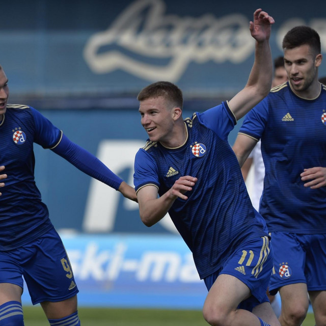 Gabrijel Rukavina slavi pogodak