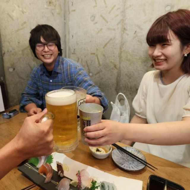 Ispijanje alkohola u Japanu/Ilustracija