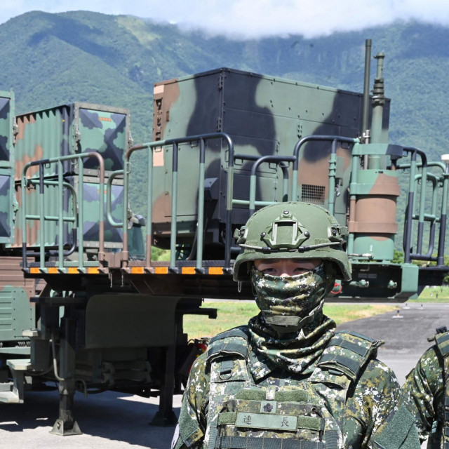 Kina na Tajvan, demokratsko područje na kojem živi više od 24 milijuna ljudi, gleda kao na svoj teritorij, iako ga nikada nije u potpunosti kontrolirala