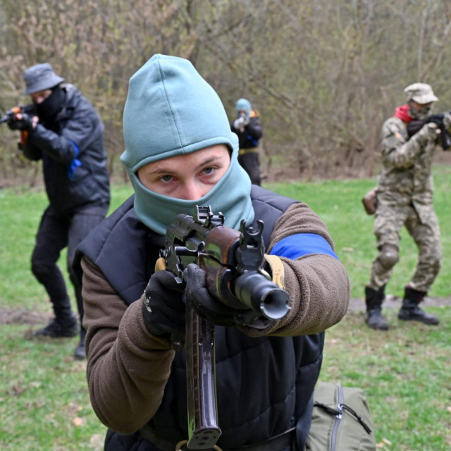 Trening ukrajinskih regruta/Ikustracija