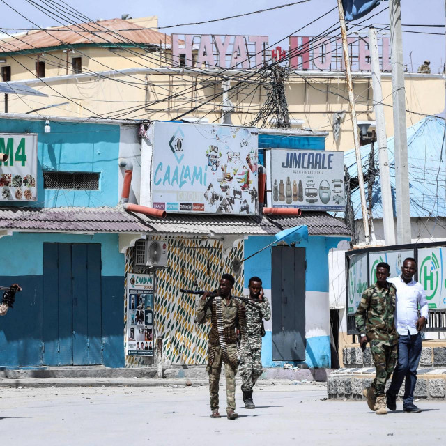 Napad u petak bio je prvi takav veliki incident otkako je predsjednik Hasan Šeik Mohamud preuzeo dužnost u svibnju