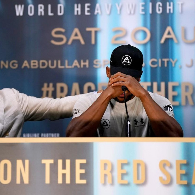 Eddie Hearn i Anthony Joshua (desno)