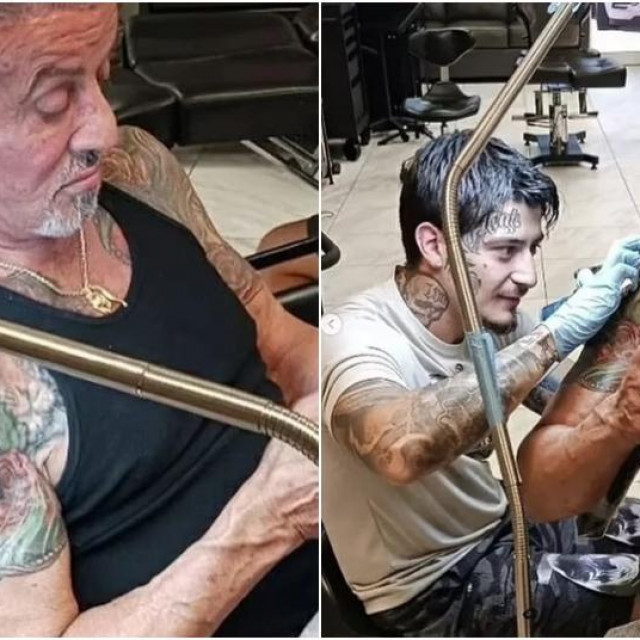 Stallone tijekom tetoviranja