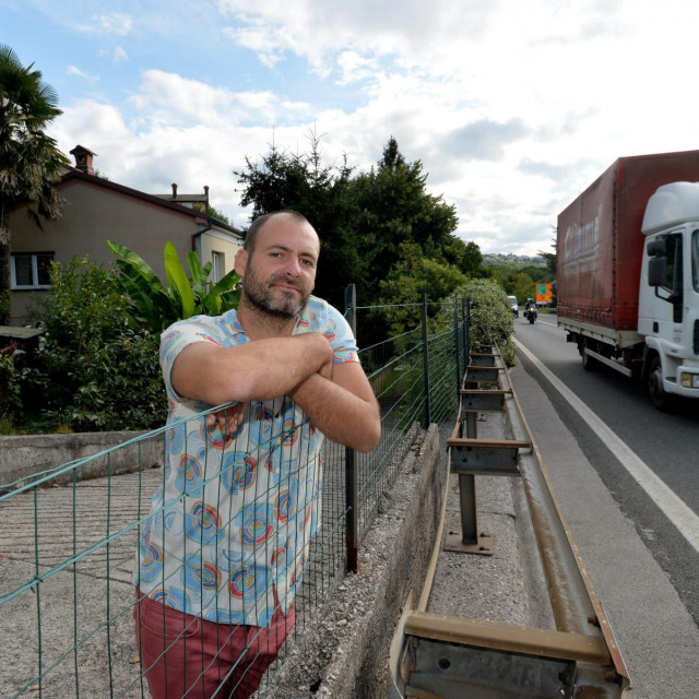 
Vedran Ružić u kući koji su podignuli njegovi djed i baka