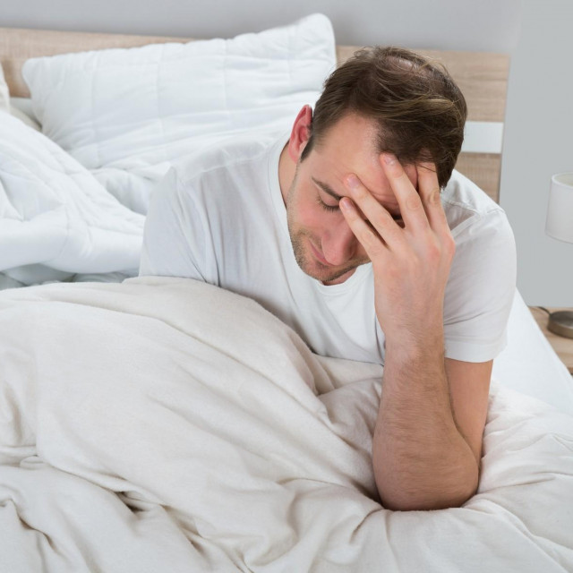 Muškarac se ne može naspavati, ilustracija