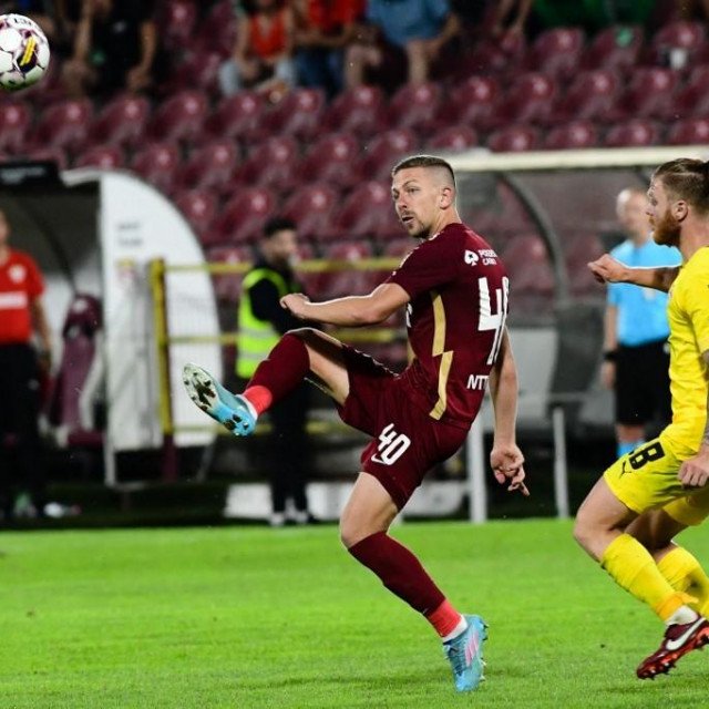 Lovro Cvek(lijevo)(arhiva)