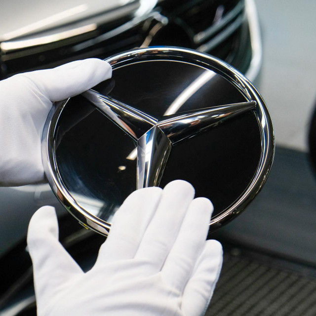 Mercedes Benz (ilustracija)