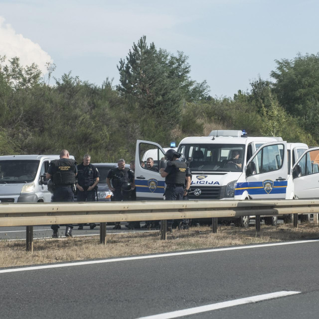 Sukoba navijača na autocesti