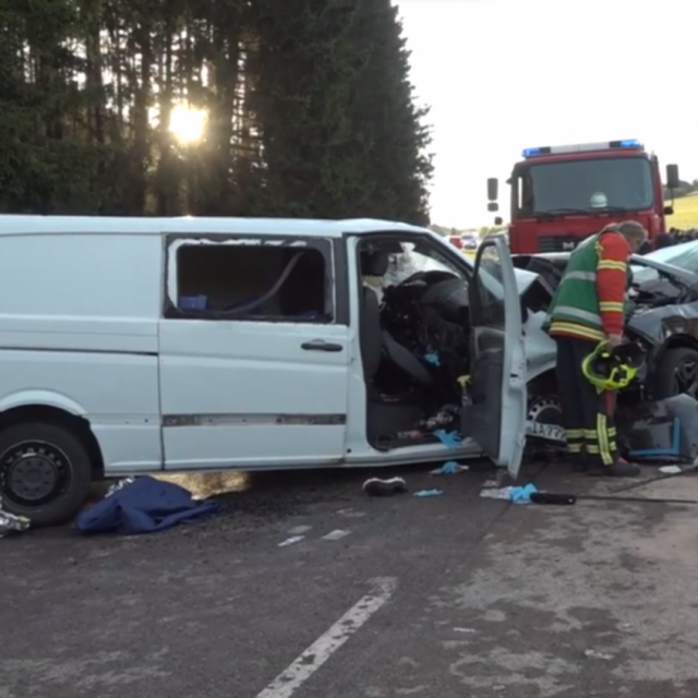 BMW IX u sudaru, ilustracija