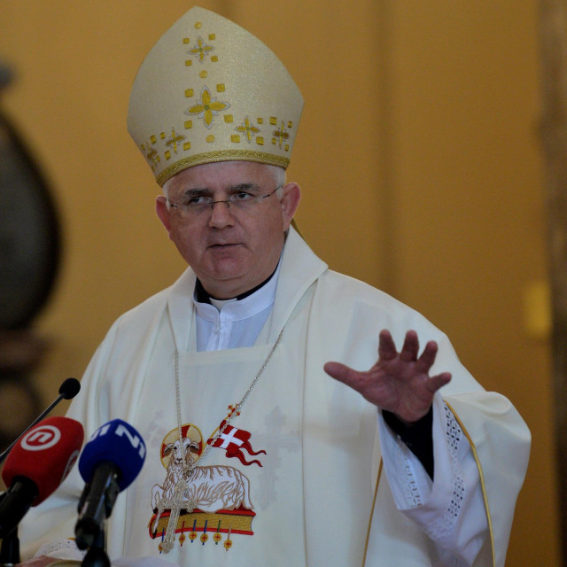 Nadbiskup Mate Uzinić
 