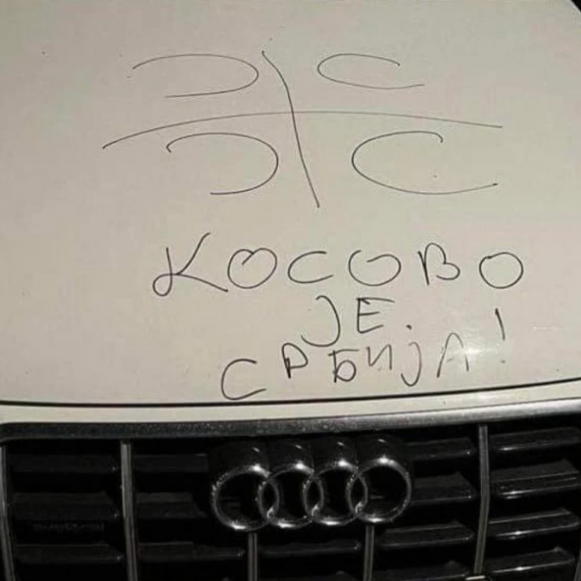 Išarani automobil u Opatiji