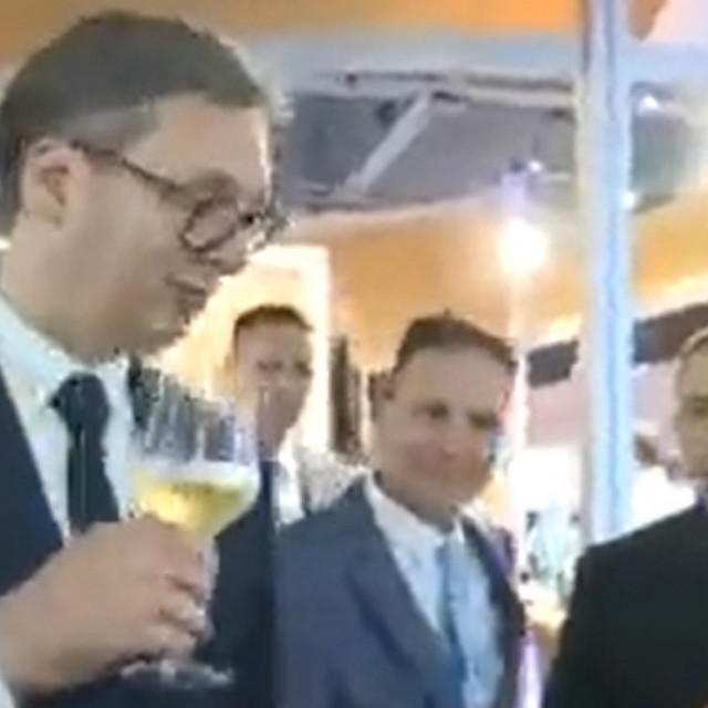 Vučić na vinskom sajmu