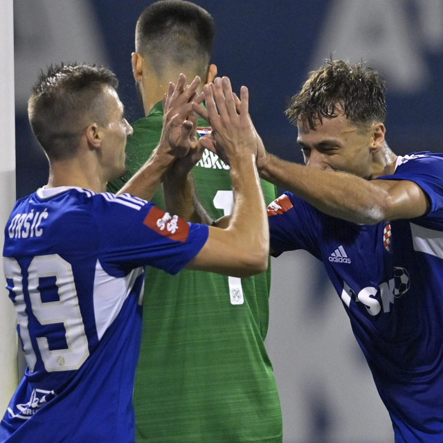 Mislav Oršić i Dario Špikić slave pogodak