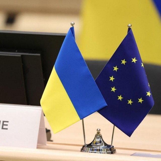 Zastave Ukrajine i EU, ilustracija
