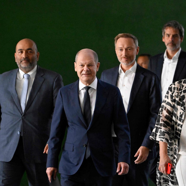 Omid Nouripour, Olaf Scholz, Christian Lindner, Steffen Hebestreit i Saskia Esken