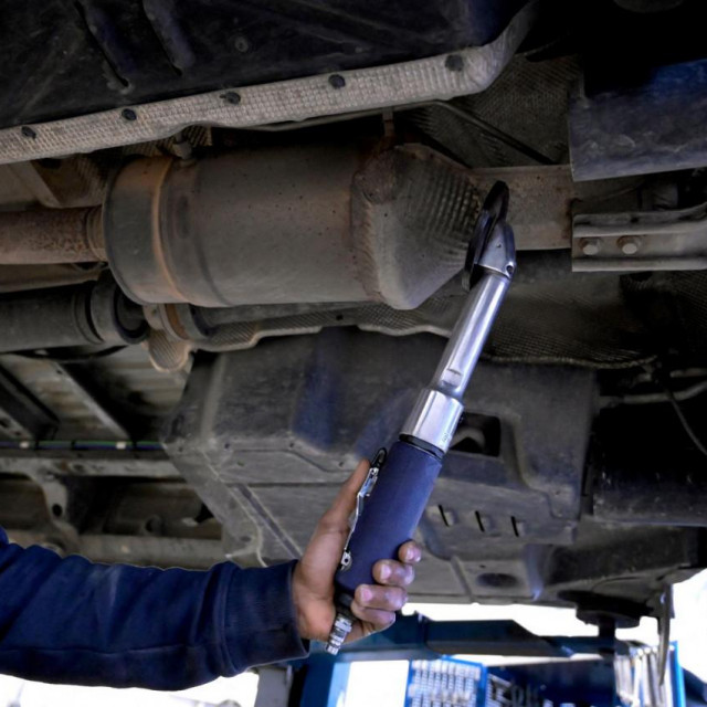 Katalizator automobila