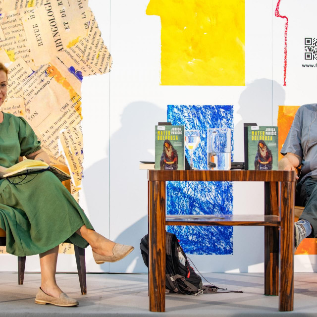 Zagreb, 060922.
HDLU.
Promocija knjige Jurice Pavicica.
Na fotografiji: Korana Serdarevic i Jurica Pavicic.