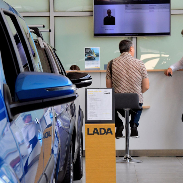 Prodajni salon Lade (ilustracija)