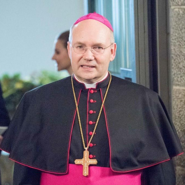 Biskup Helmut Dieser