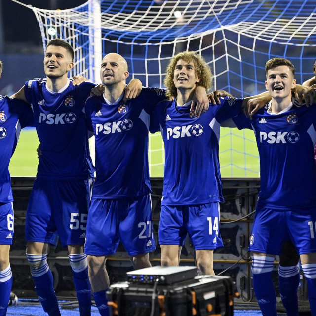 Robert Ljubičić (u sredini) slavi pad londonske ekipe