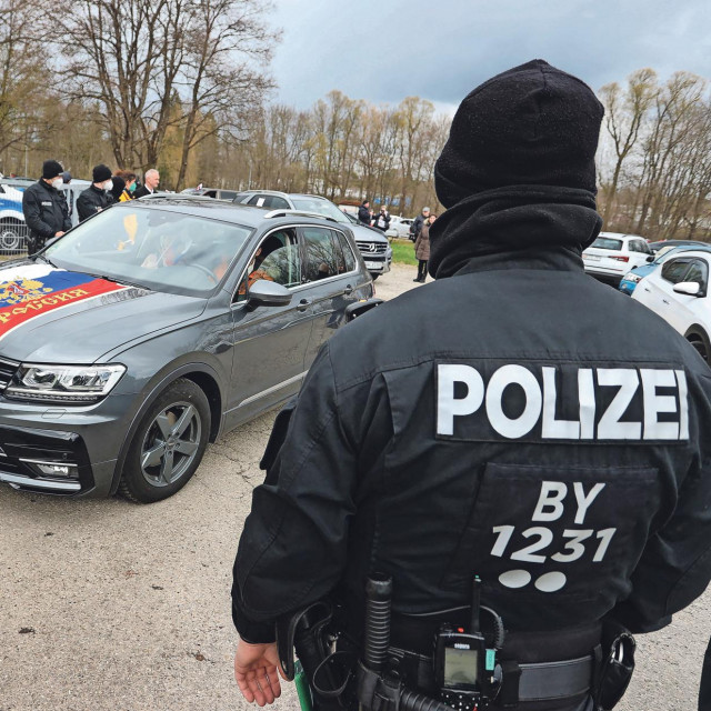 Rusi su nedavno čak poslali u svijet nekoliko spotova, koji se uspješno ”šeraju” europskim društvenim mrežama, u kojima Rusija poziva Europljane da se presele u Rusiju jer dolazi ”strašna zima”