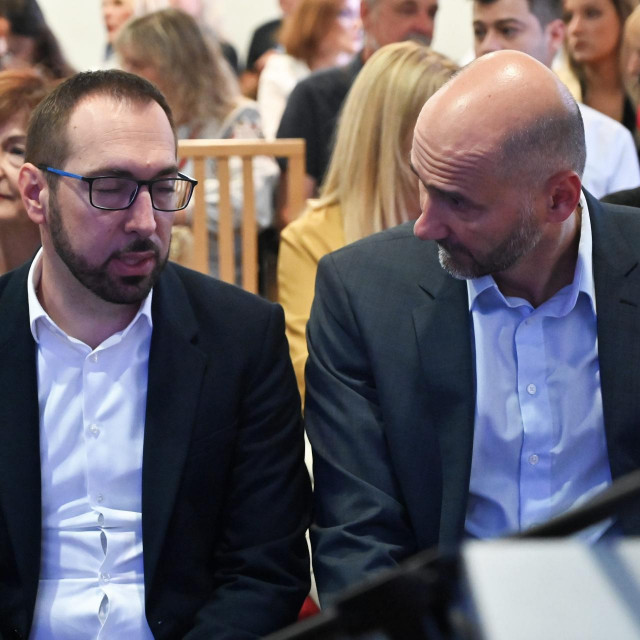 Tomislav Tomasević i Joško Klisović
 