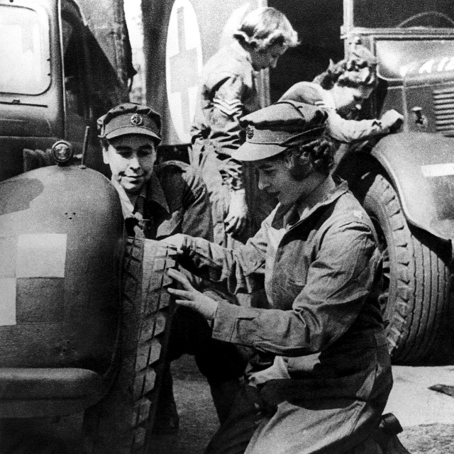 Princeza Elizabeta na obuci za mehaničara