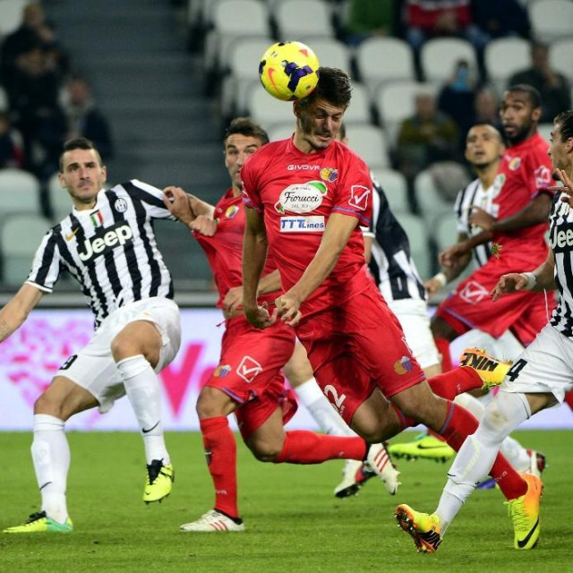 Bruno Petković u dresu Catanije