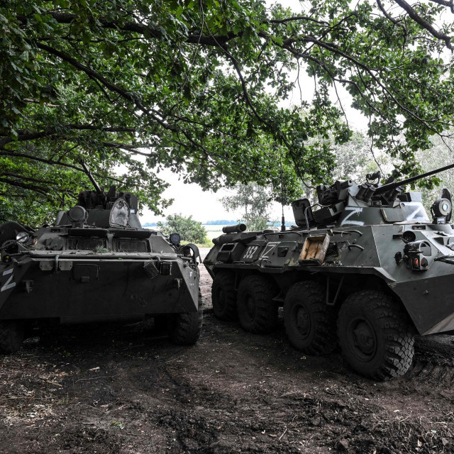 Napušteni ruski tenkovi u Balakliji