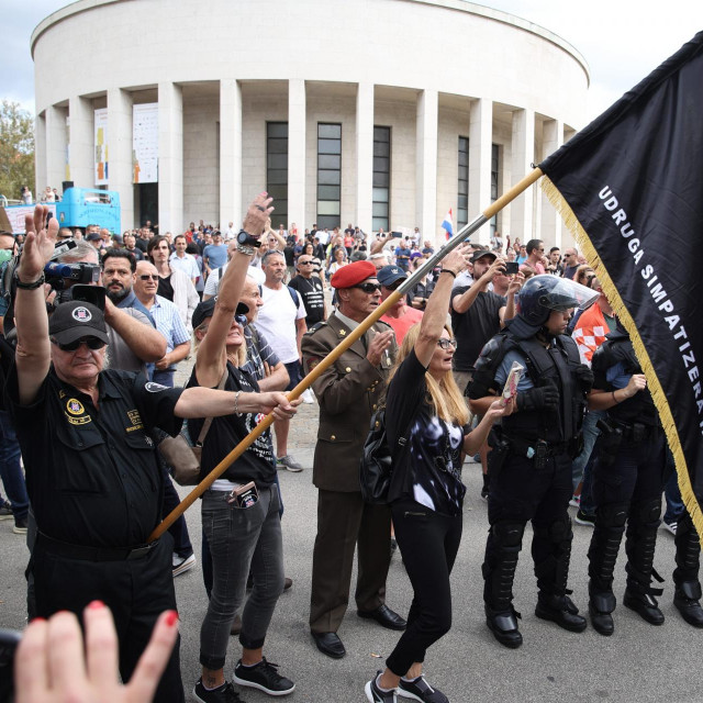 Prosvjed ispred središnjice HDZ-a 