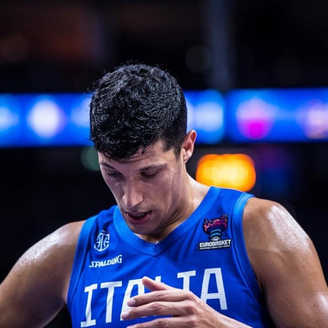 Simone Fontecchio je promašio dva slobodna bacanja za Italiju