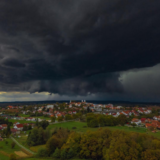 Nevrijeme iznad Čazme