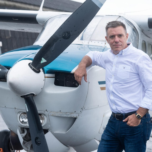 Marko Emer, predsjednik uprave tvrtke Elektronički računi koja je predstavila uslugu ePlati strastveni je ljubitelj letenja pa je konferenciju organizirao na aerodromu Lučko