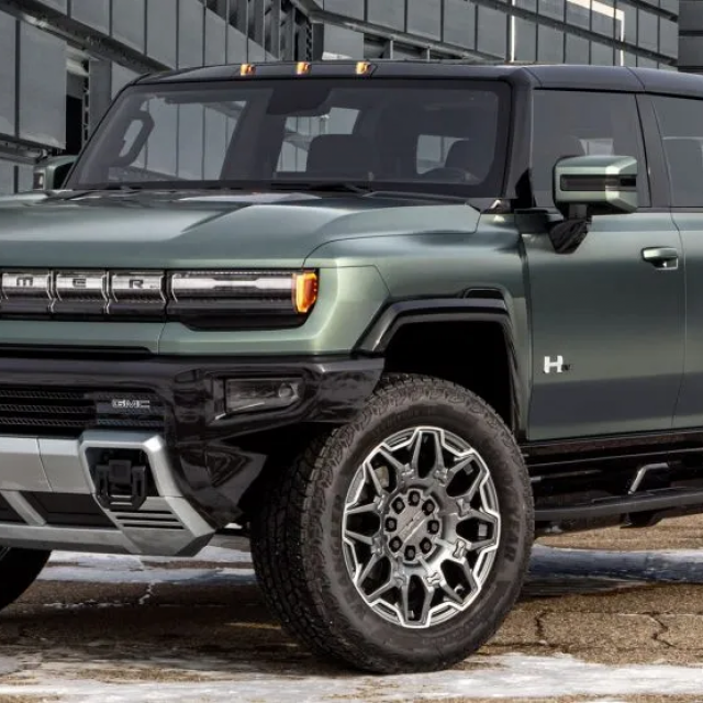 2024. GMC Hummer EV