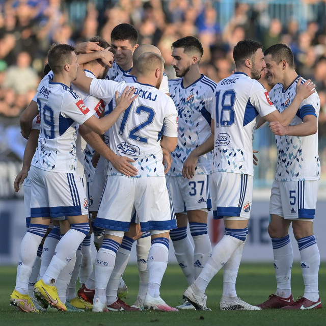 Slavlje nogometaša Dinama nakon gola Petkovića