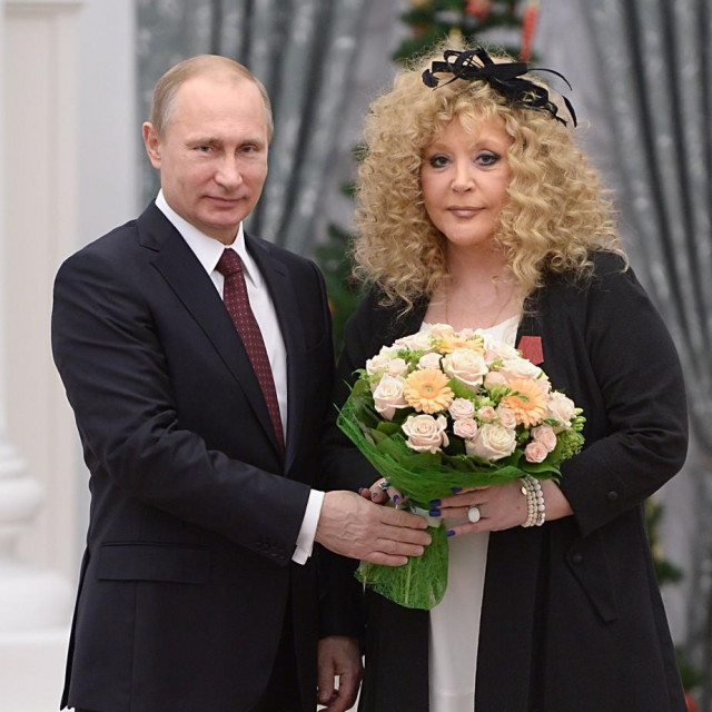 Vladimir Putin i Ala Pugačova (arhivska fotografija)