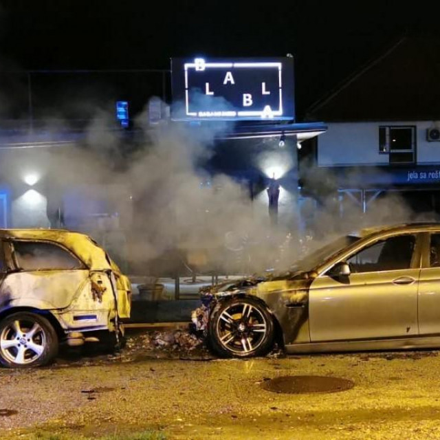 Izgorjeli automobili u Vrapču