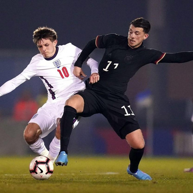 Lazar Samardžić u dresu mlade njemačke reprezentacije (desno)