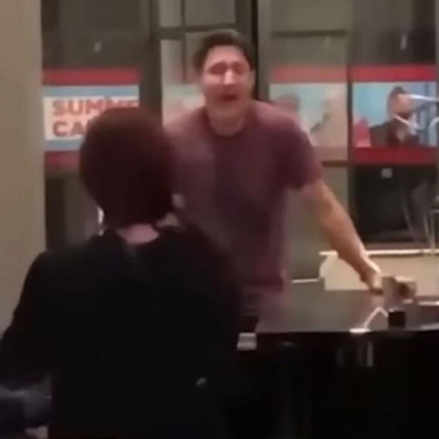 Justin Trudeau pjeva Bohemian Rhapsody