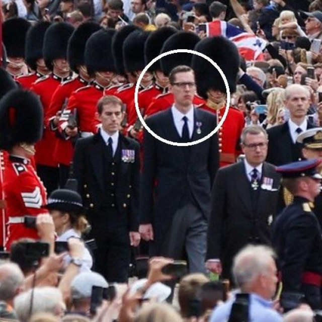 Matthew Magee na kraljičinu sprovodu