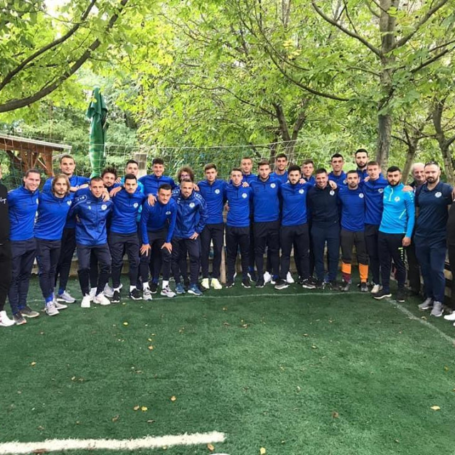 Zoran Zekić s igračima Slaven Belupa